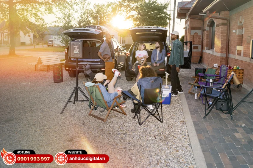 Klipsch Vegas cho ph&eacute;p kết nối nhiều loa với nhau để tăng cường hiệu suất &acirc;m thanh