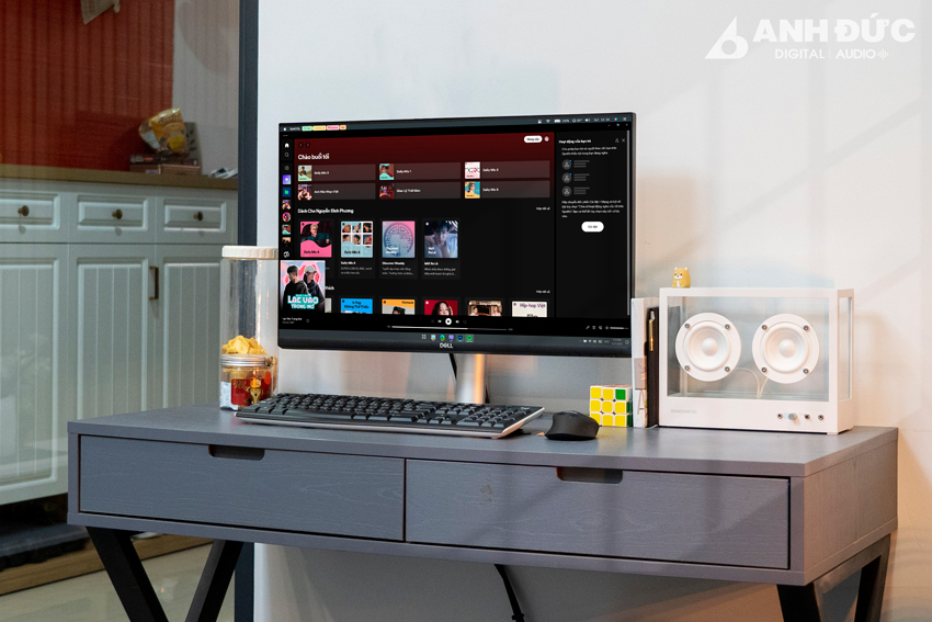 Small-Transparent-Speaker-31