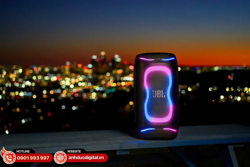 JBL PartyBox 130 tạo điểm nhấn cho không gian giải trí với hệ thống đèn LED Light Show