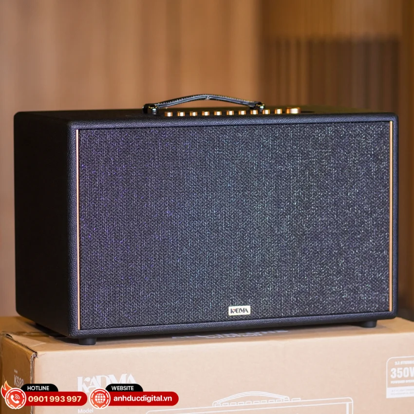 Kadma KS88 được ho&agrave;n thiện với th&ugrave;ng gỗ MDF bọc da