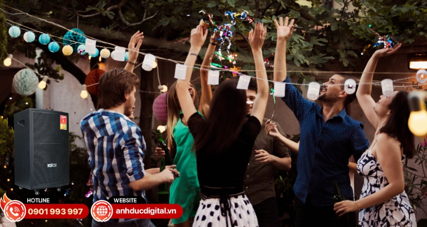 Acnos CB31 được trang bị b&igrave;nh điện dung lượng 12V &ndash; 14Ah