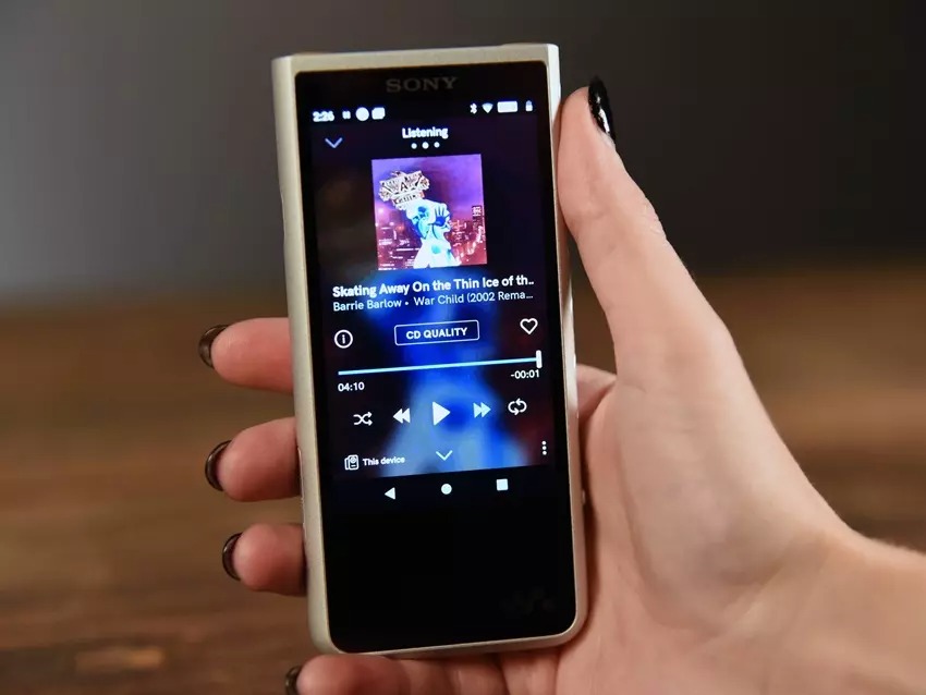 Sony Walkman NW-ZX507 nhỏ gọn, tiện dụng