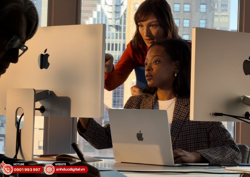 MacBook Air M5 kết nối iPhone