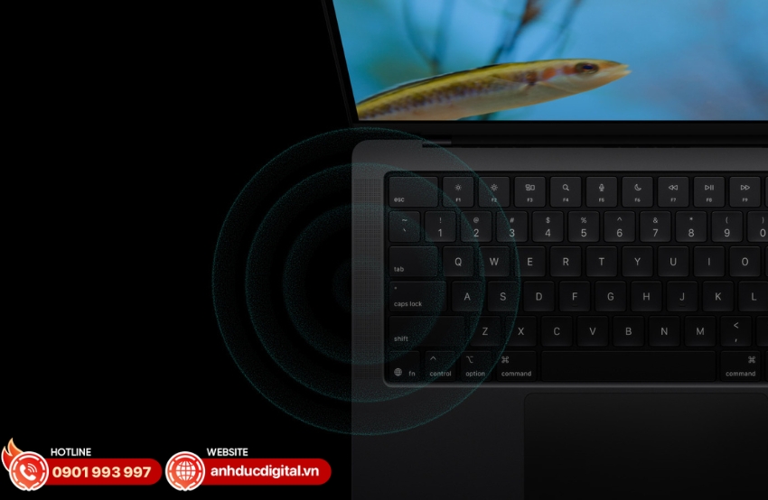 MacBook Pro M5 Pro được trang bị hệ thống &acirc;m thanh 6 loa cao cấp với loa trầm khử lực