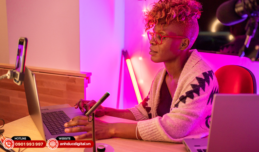 JBL-Quantum-Stream-Talk-3