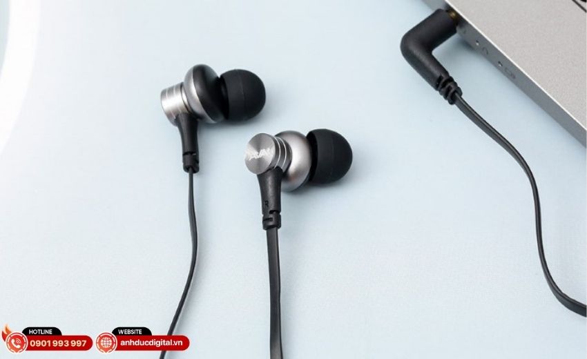 tai nghe có dây sử dụng với laptop