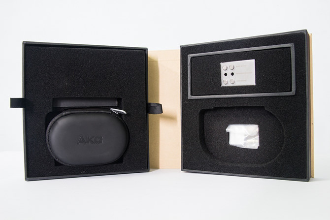 AKG N40 7