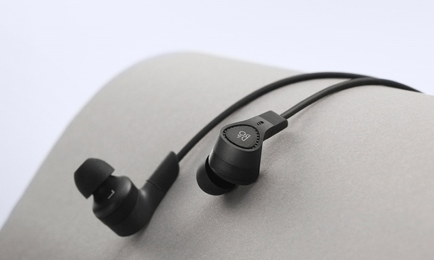 BeoPlay E4 14