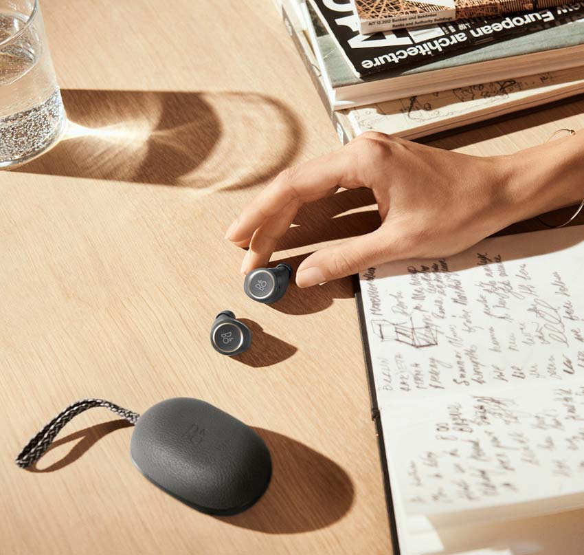 B&O BeoPlay E8 09
