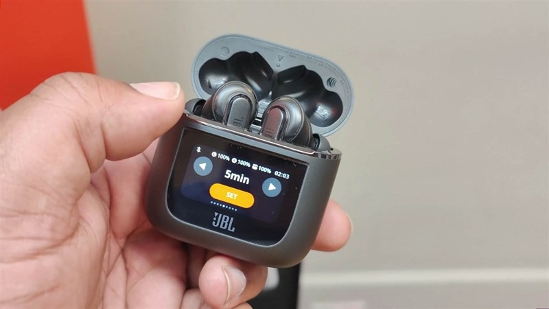 JBL Tour Pro 2 08
