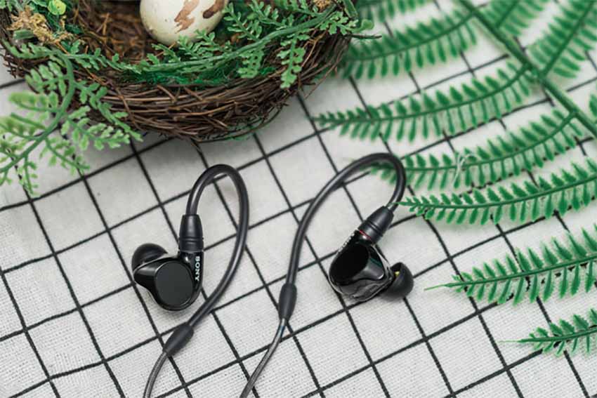 Sony IER-M7 11
