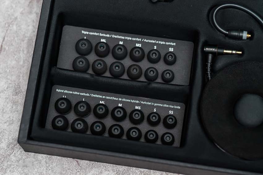 Sony IER-M7 15
