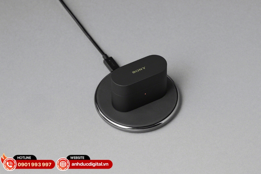 Tai nghe Sony WF-1000XM6 cho thời lượng nghe nhạc tối đa 8 giờ khi bật chống ồn v&agrave; 12 giờ khi tắt chống ồn