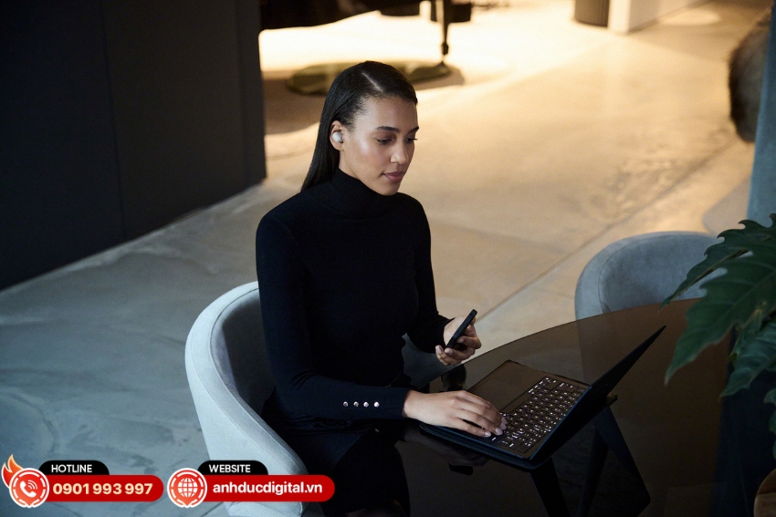 Tai nghe sử dụng Bluetooth 5.3 cho kết nối ổn định v&agrave; tiết kiệm năng lượng