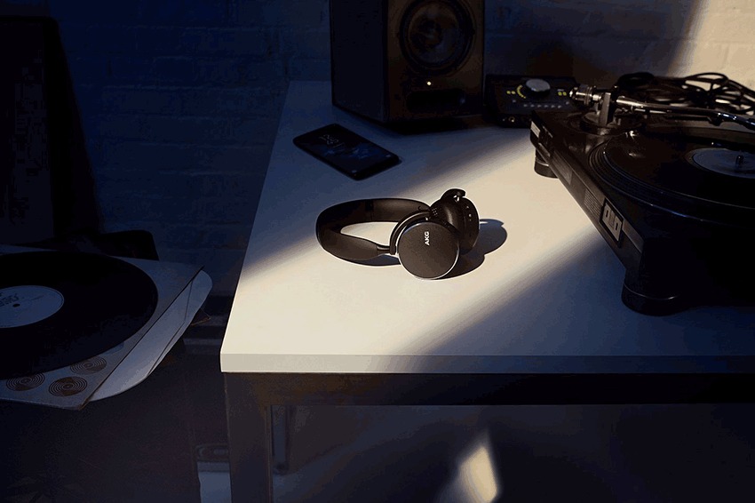 AKG Y500 05