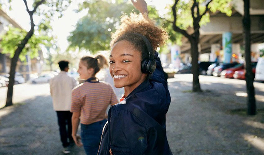 JBL Live 400BT 07