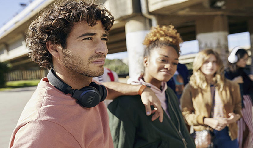 JBL Live 400BT 10