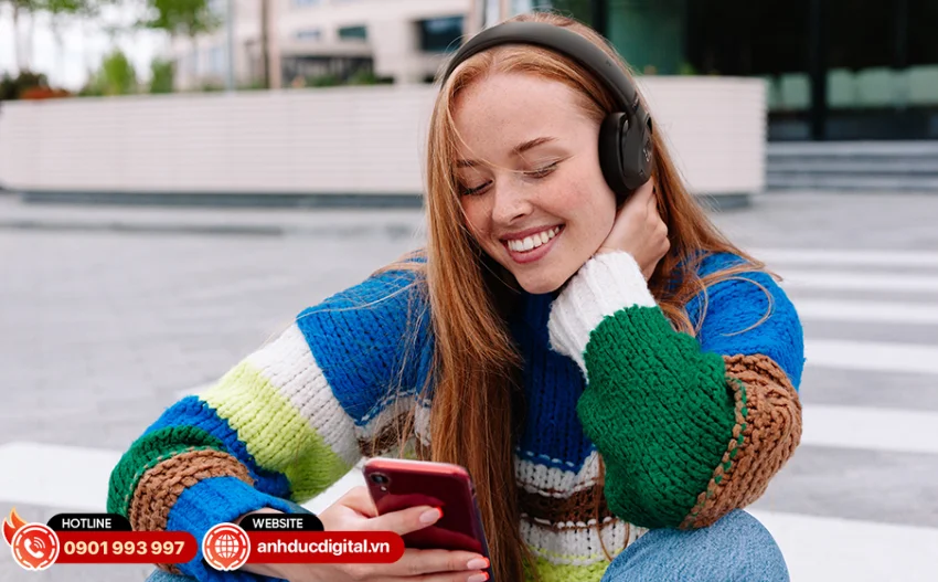 JBL Tune 680NC t&iacute;ch hợp c&ocirc;ng nghệ Adaptive ANC gi&uacute;p tự động điều chỉnh mức độ chống ồn