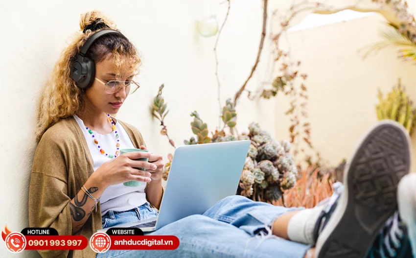 780NC sử dụng c&ocirc;ng nghệ Adaptive ANC để tự động điều chỉnh mức chống ồn theo m&ocirc;i trường