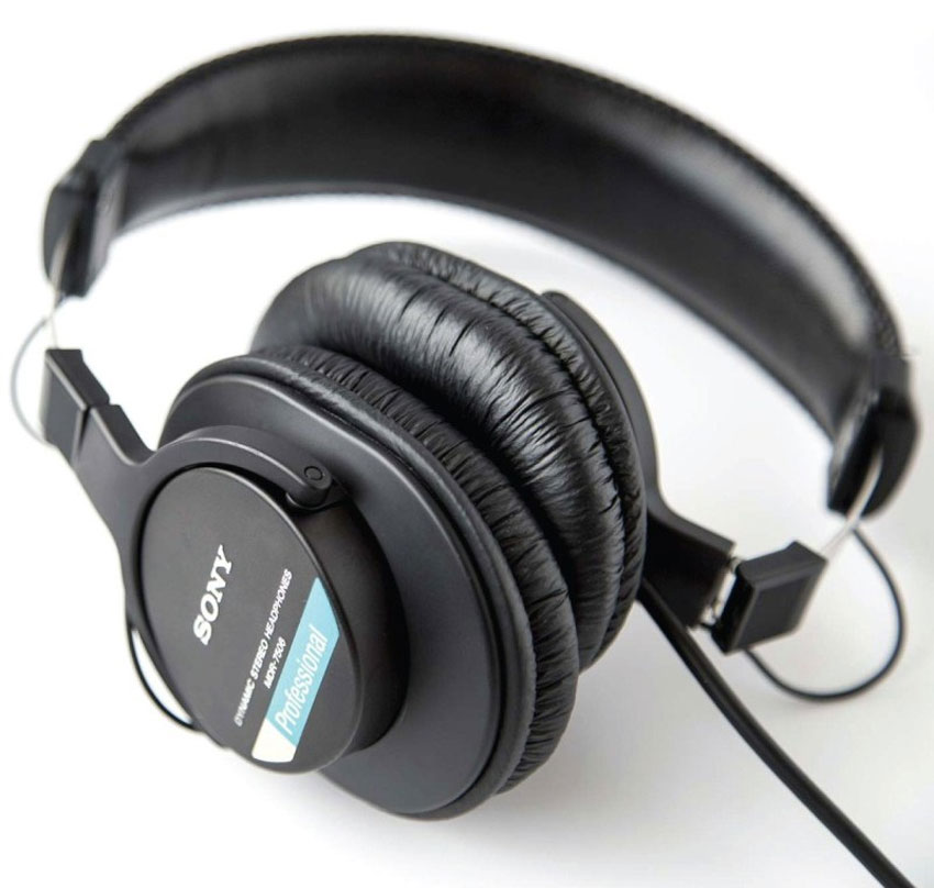 Sony-MDR-7506-07