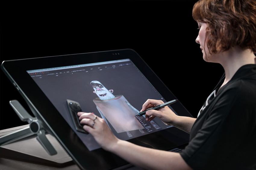 Wacom Cintiq 27QHD Touch 08