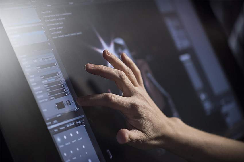 Wacom Cintiq 27QHD Touch 10