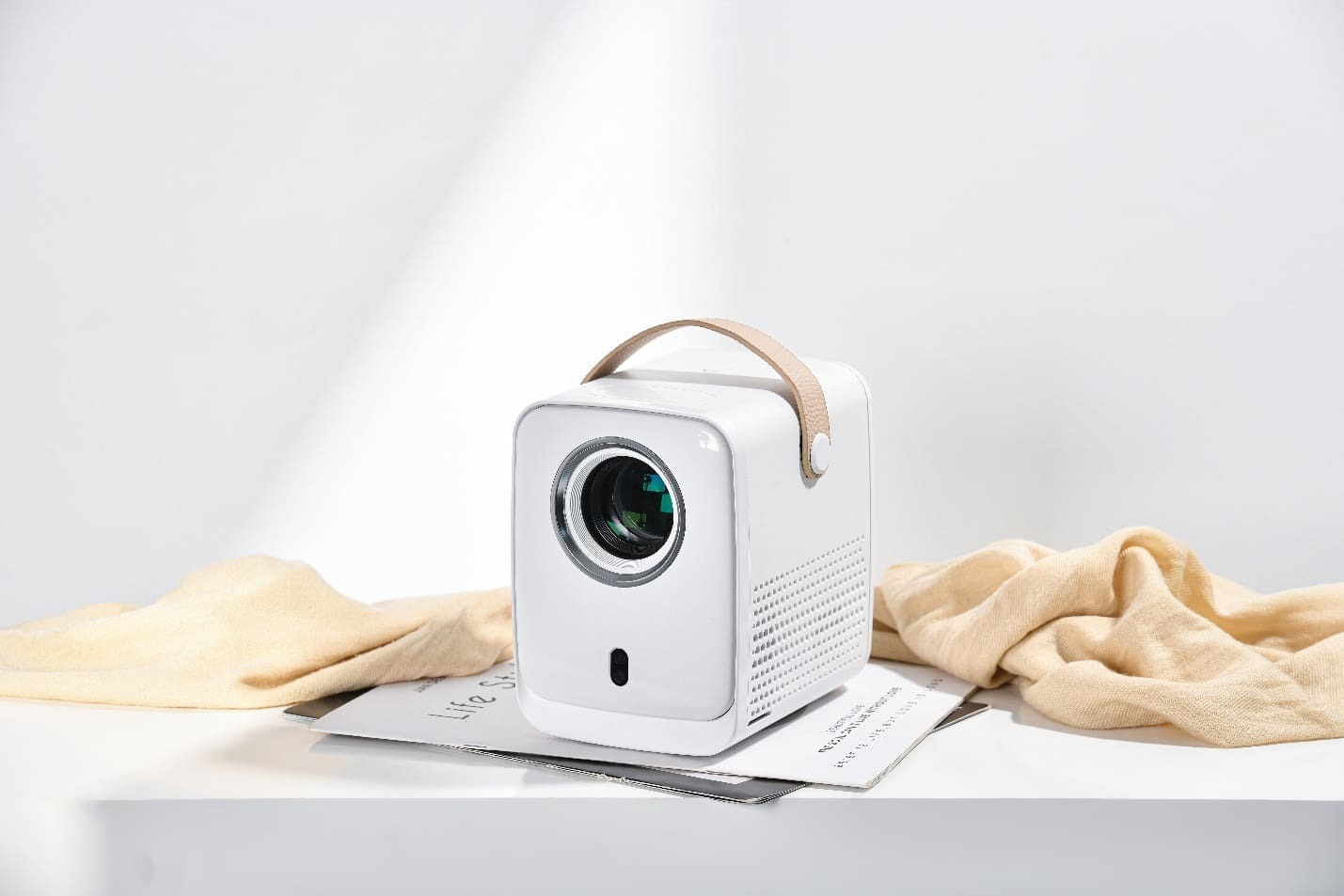 Hình ảnh sắc nét, màu sắc rực rỡ