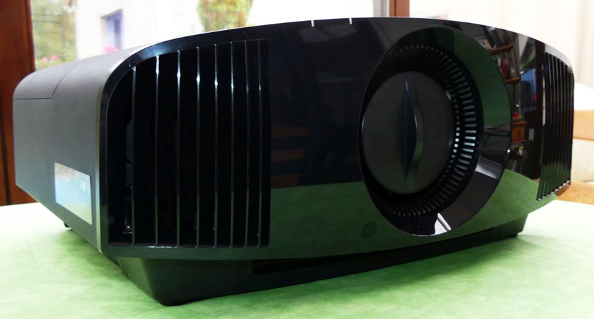 Sony VPL-VW270ES 10