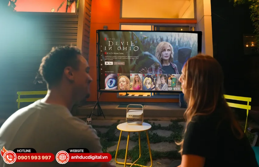 Thiết bị t&iacute;ch hợp sẵn Google TV v&agrave; Google Play Store