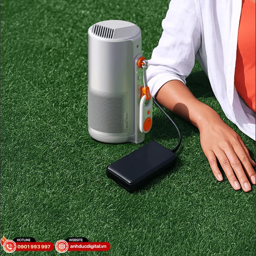 XGIMI MoGo 4 Laser có thiết kế di động và pin tích hợp