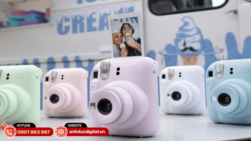 Máy ảnh Instax chụp và in ảnh lấy liền, mang lại trải nghiệm vui nhộn và đầy cảm xúc