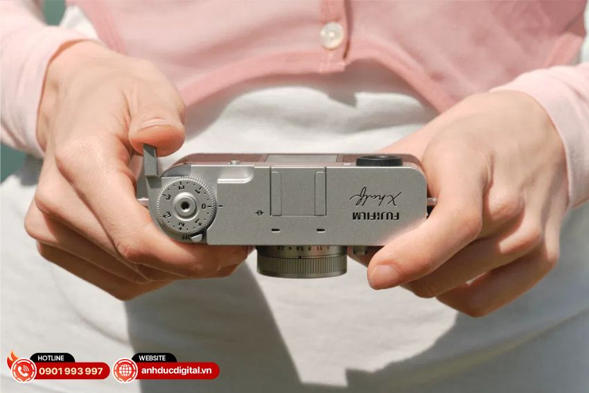 cảm biến 1 inch và ống kính 32mm Fujifilm X half