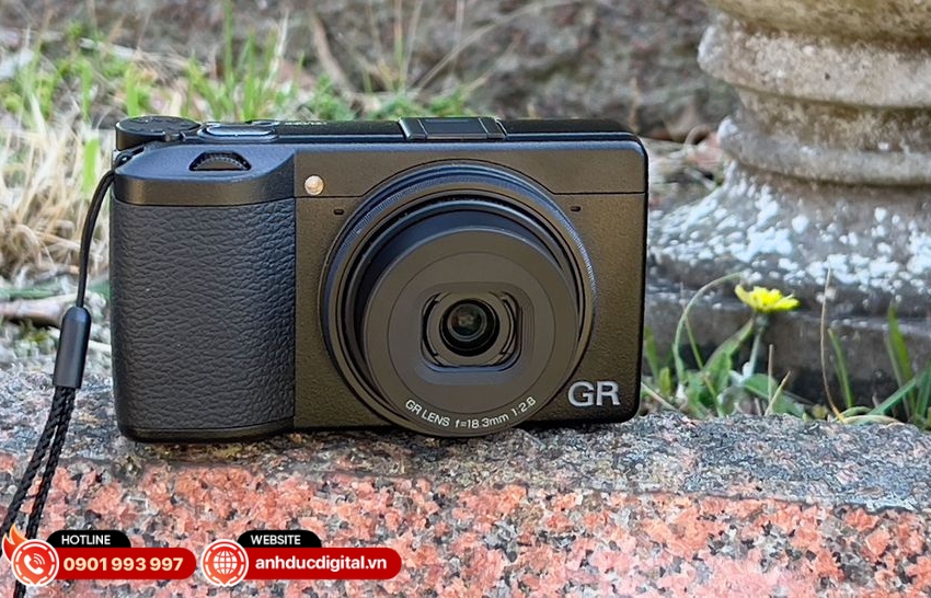 Ricoh GR III HDF trang bị cảm biến APS-C CMOS 24.2MP