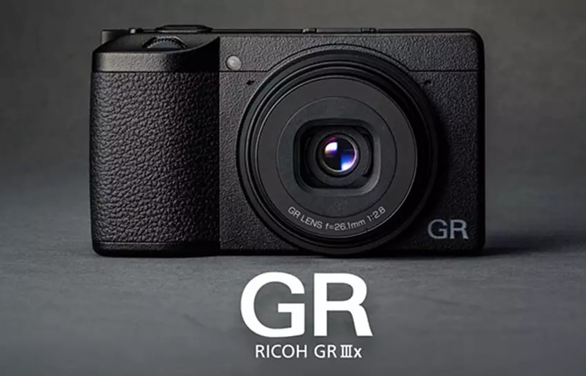 Ricoh GR IIIx 01