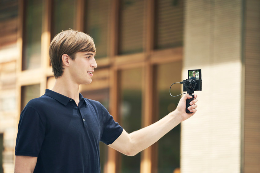 Sony Cyber-Shot DSC-HX99 1