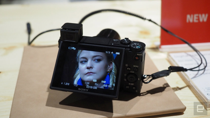 Sony Cyber-Shot DSC-HX99 3
