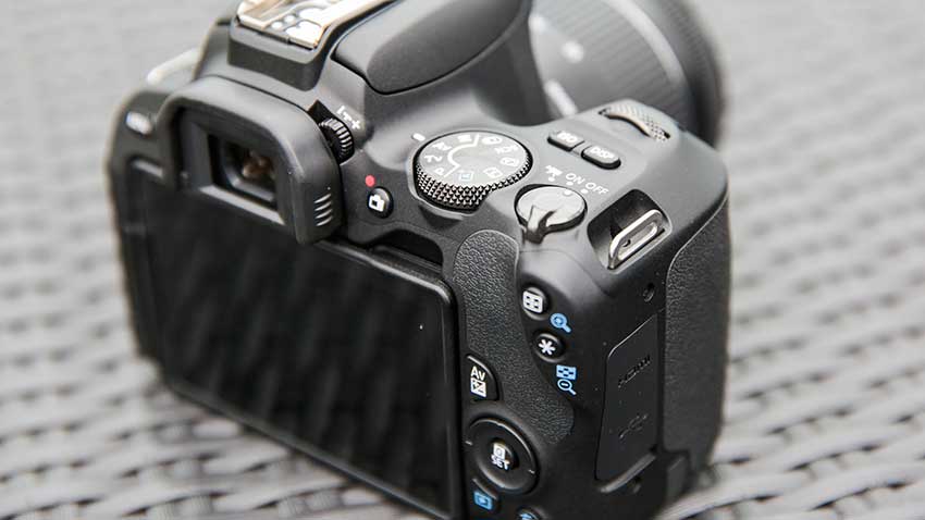 Canon EOS 200D 5