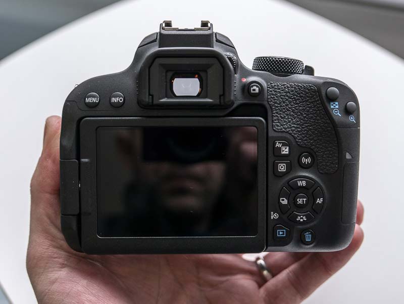 Canon EOS 800D 11