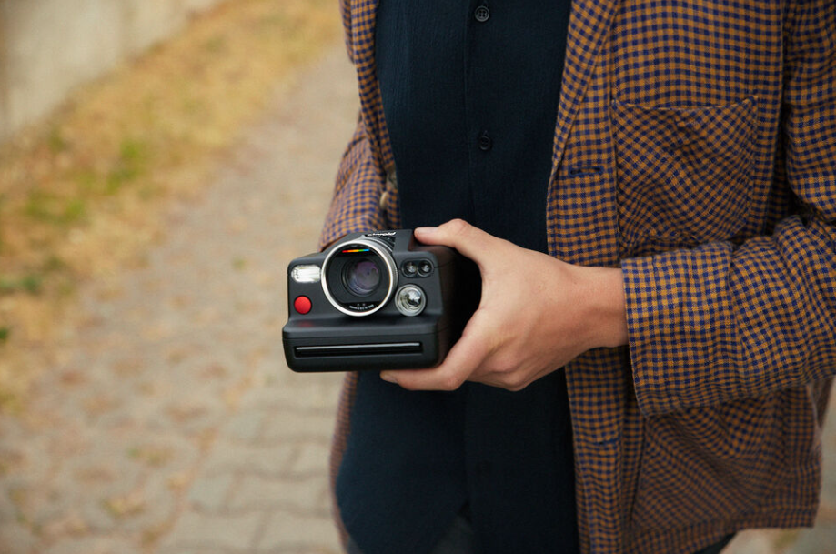 Máy chụp ảnh in liền Polaroid I-2 11