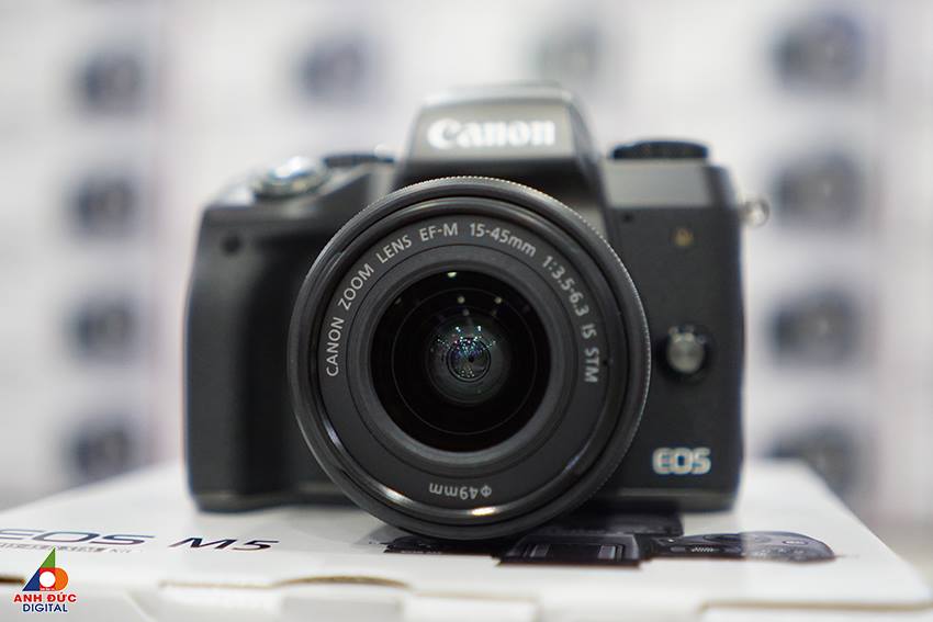 Canon EOS M5 2