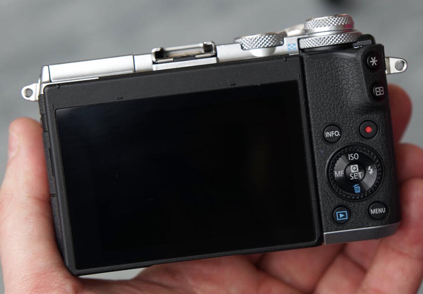 Canon EOS M6 10