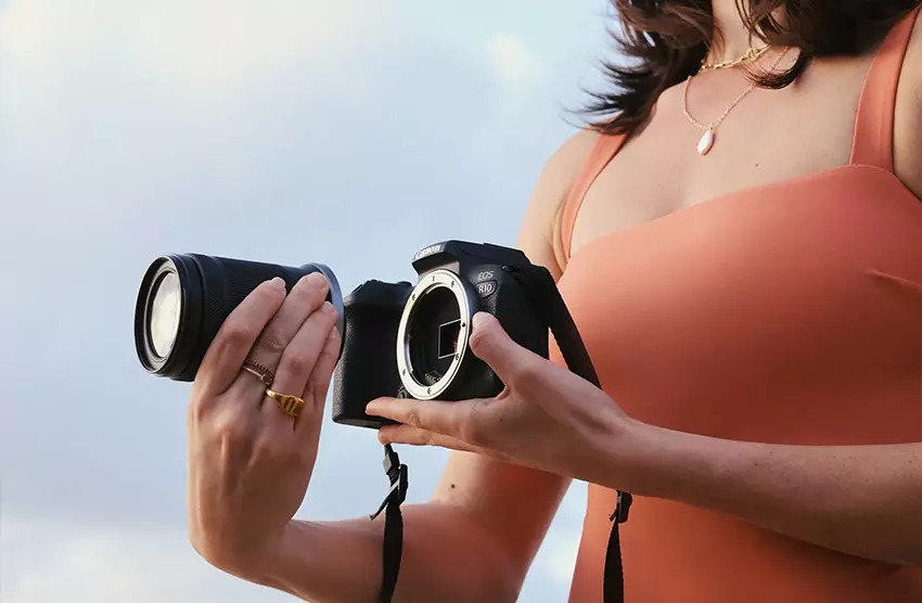 Canon EOS R10 6