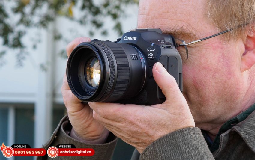 Hiệu suất chụp nhanh 40fps cùng bộ nhớ đệm lớn của Canon R6 III