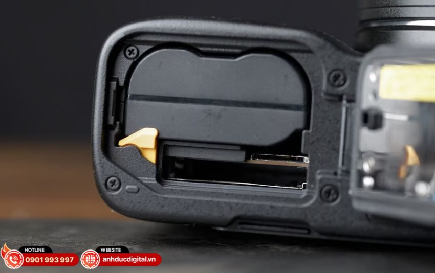 Nikon ZR ghi âm 32-bit float trực tiếp trong thân máy