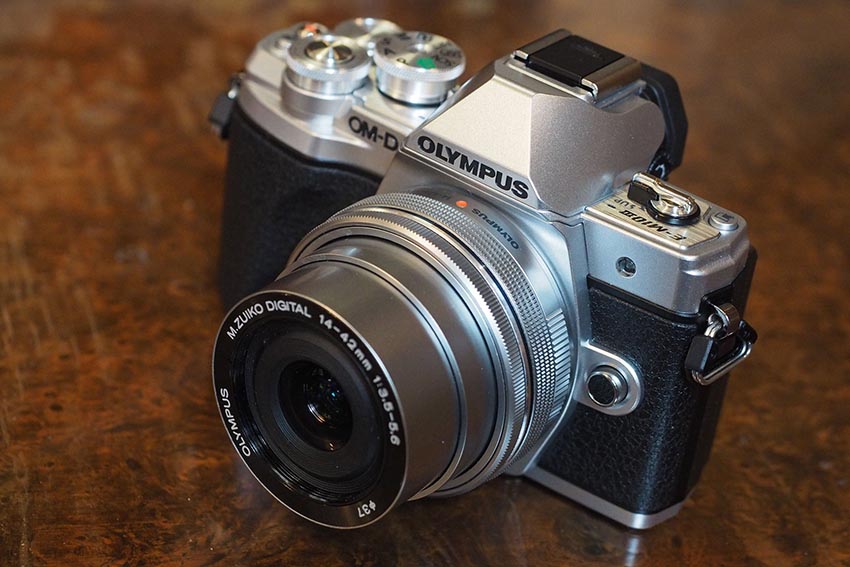 Olympus OM-D E-M10 Mark III 3