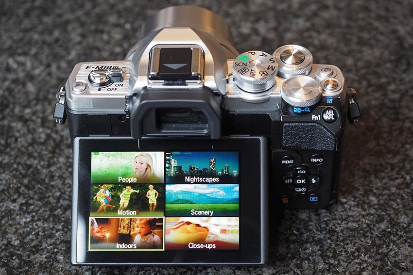 Olympus OM-D E-M10 Mark III 4