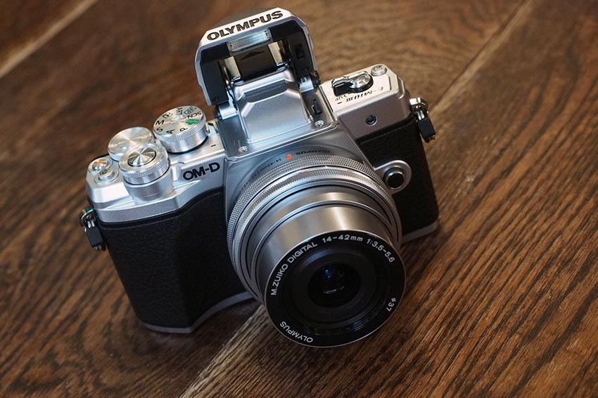 Olympus OM-D E-M10 Mark III 8