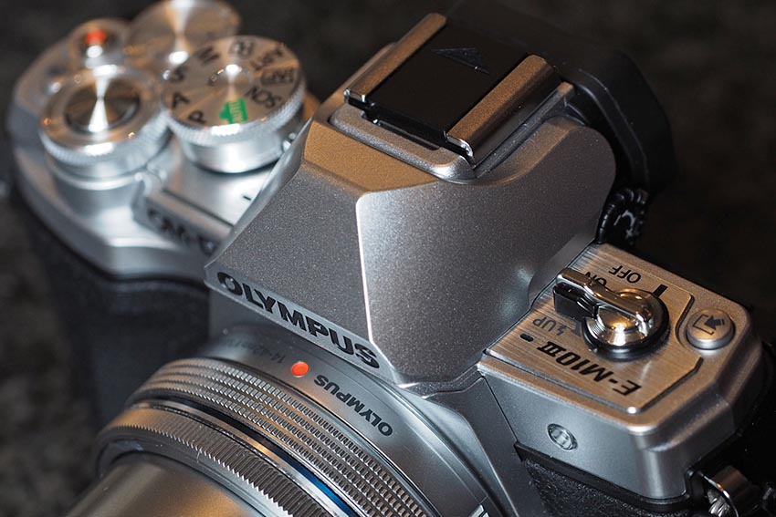 Olympus OM-D E-M10 Mark III 10
