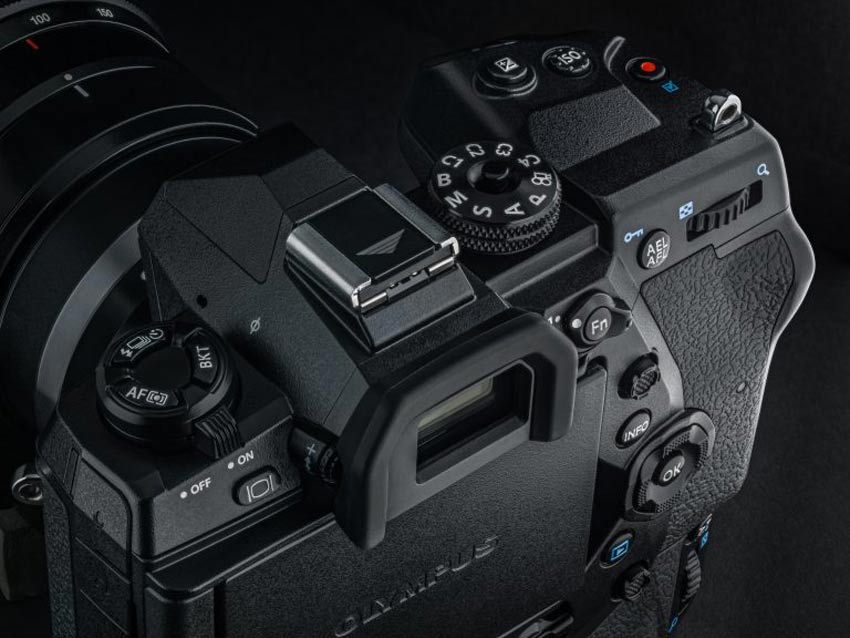 Olympus OM-D E-M1X 6