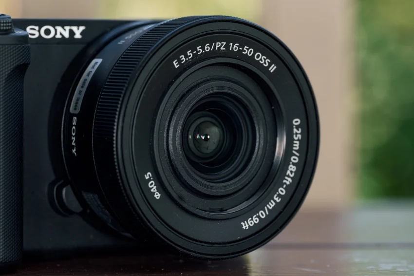 Sony E PZ 16-50mm f/3.5-5.6 OSS II l&agrave; ống k&iacute;nh zoom điện nhỏ gọn
